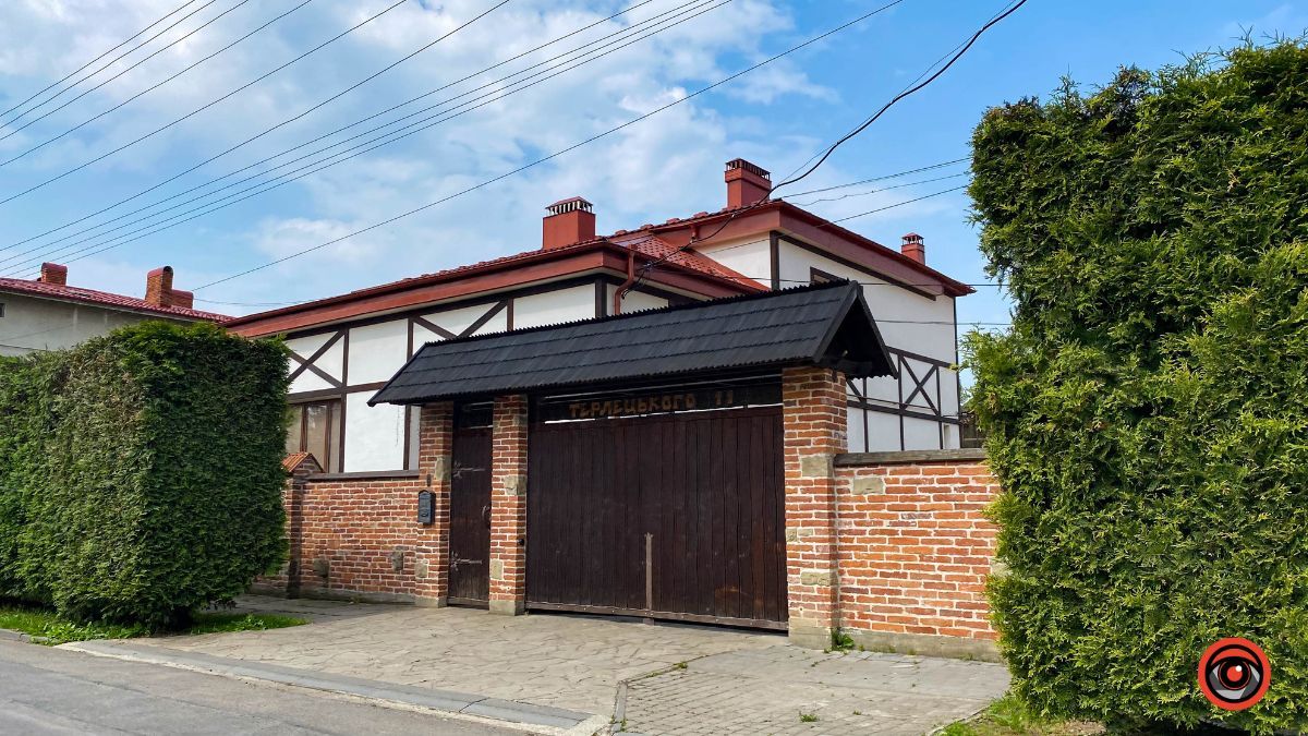 Зелена, спокійна та затишна: історія вулиці Остапа Терлецького 14