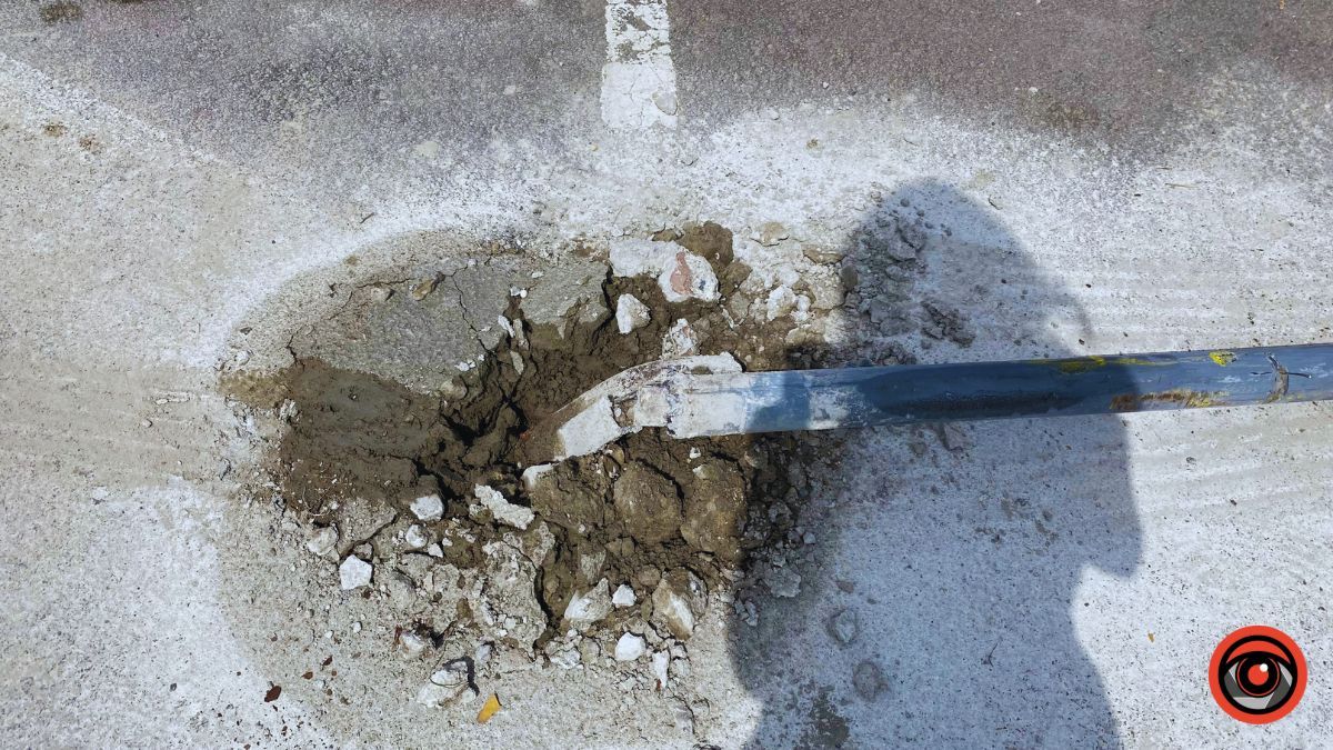 Що трапилося із вказівником на вокзалі в Коломиї 2