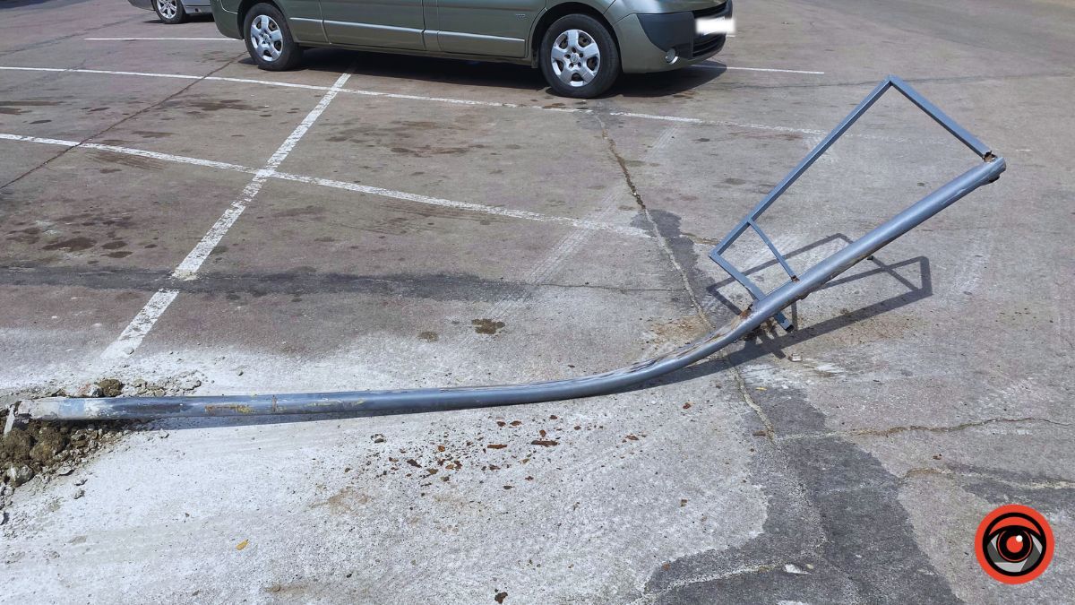 Що трапилося із вказівником на вокзалі в Коломиї 1