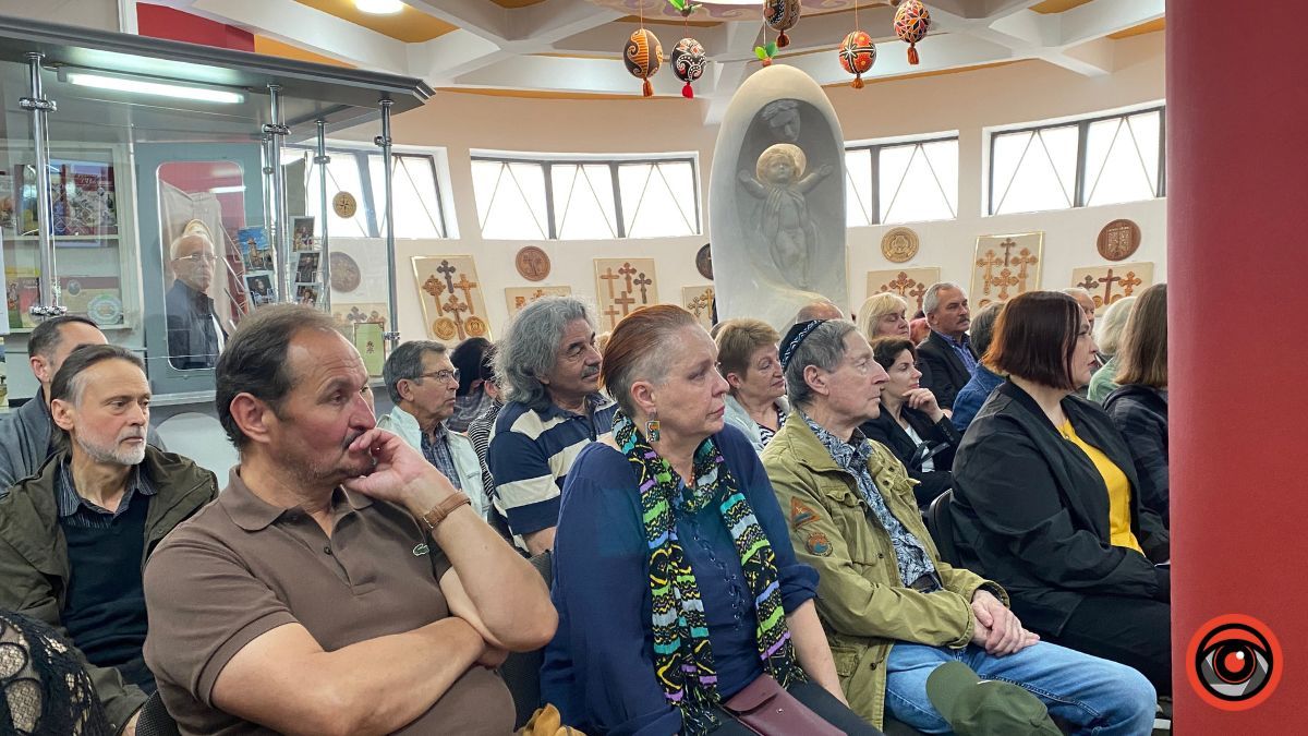 Про що ви слухаєте вночі? Юрій Андрухович презентував у Коломиї свій новий роман 3