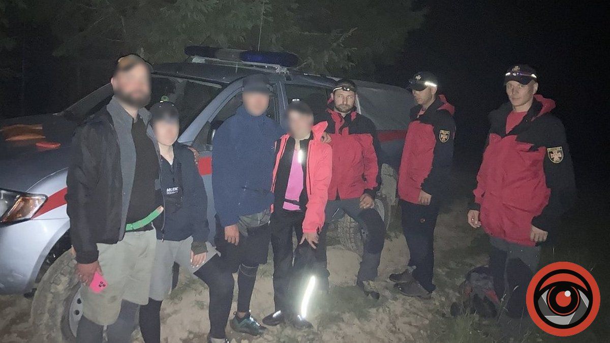 У Карпатах рятувальники знайшли чотирьох туристів 2