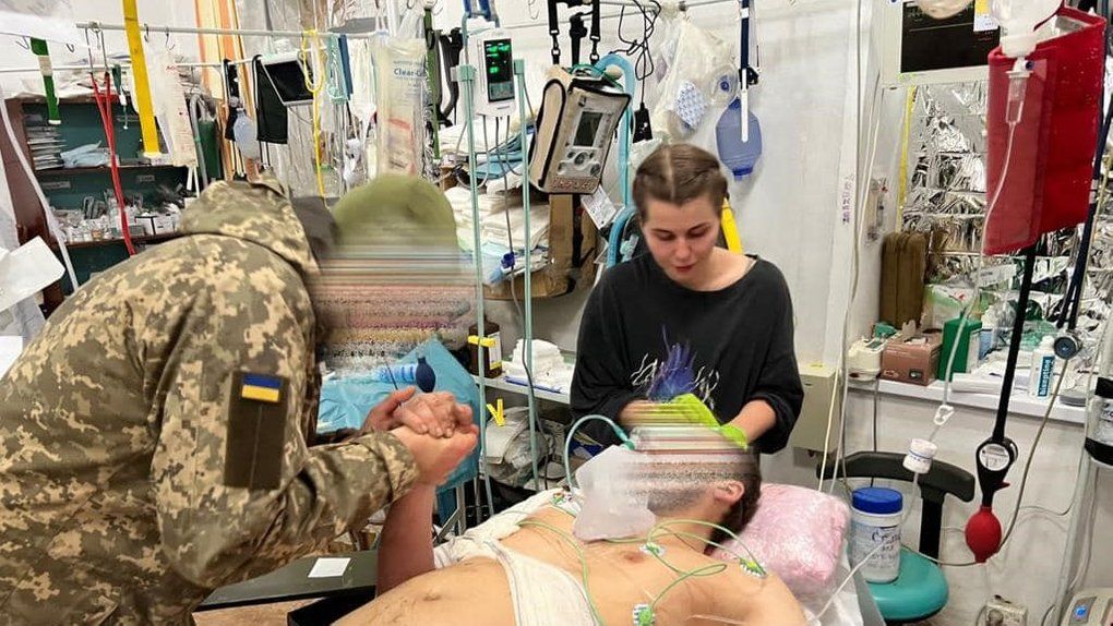 "Рятувати Героїв - це неймовірна честь", — військовий лікар з Коломиї Олег Токарчук 7