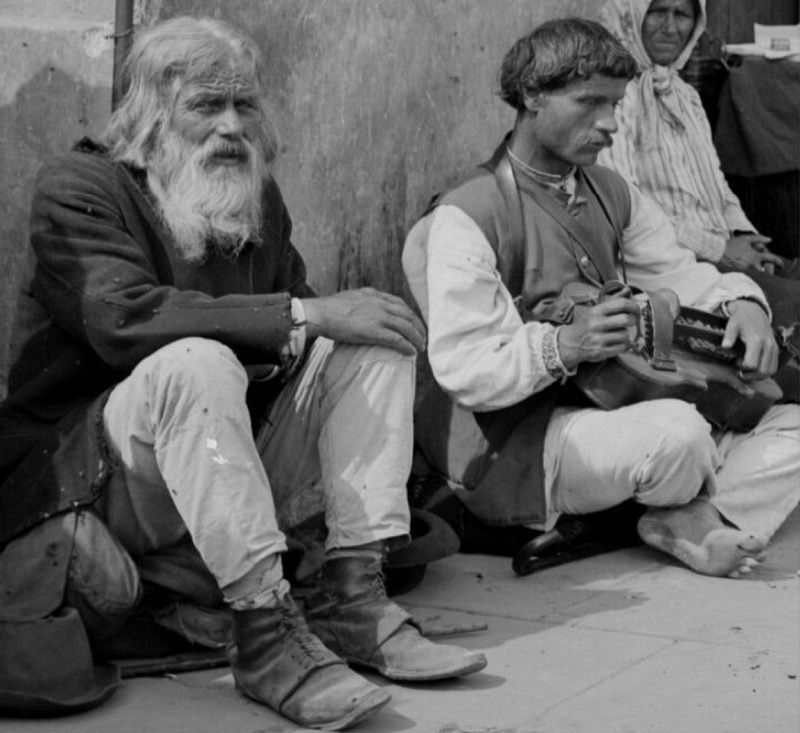 Коломия. Рік не встановлено. Сліпці