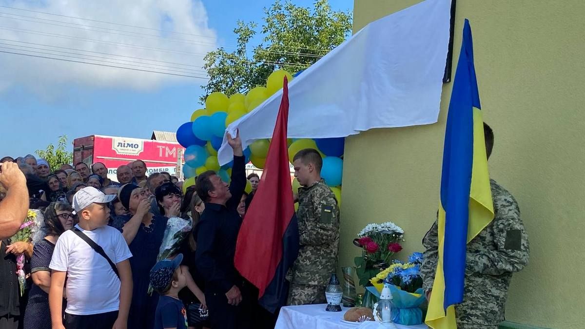 На Городенківщині батьки загиблого Героя спорудили новий спортивний майданчик 1