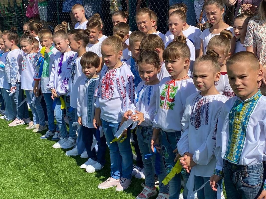 На Городенківщині батьки загиблого Героя спорудили новий спортивний майданчик 6