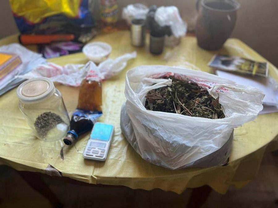 Чоловіки з Косівщини та Коломийщини торгували зброєю та боєприпасами 2