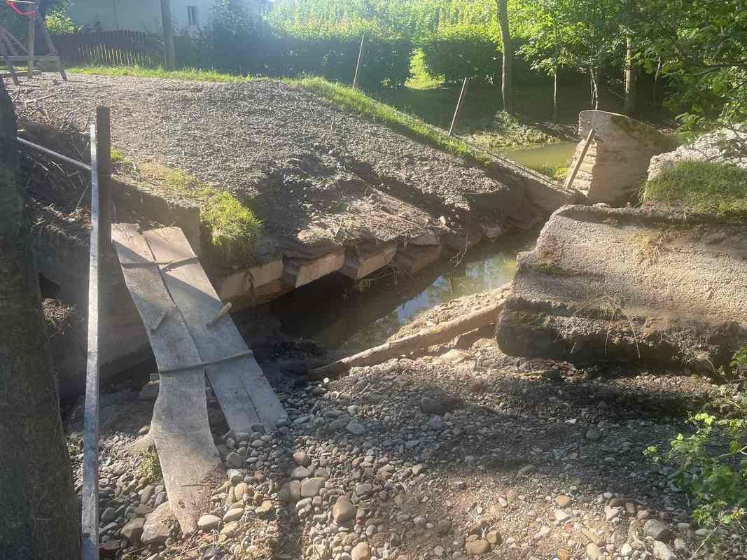 Як після руйнівної повені виглядає міст у селі Великий Ключів 2