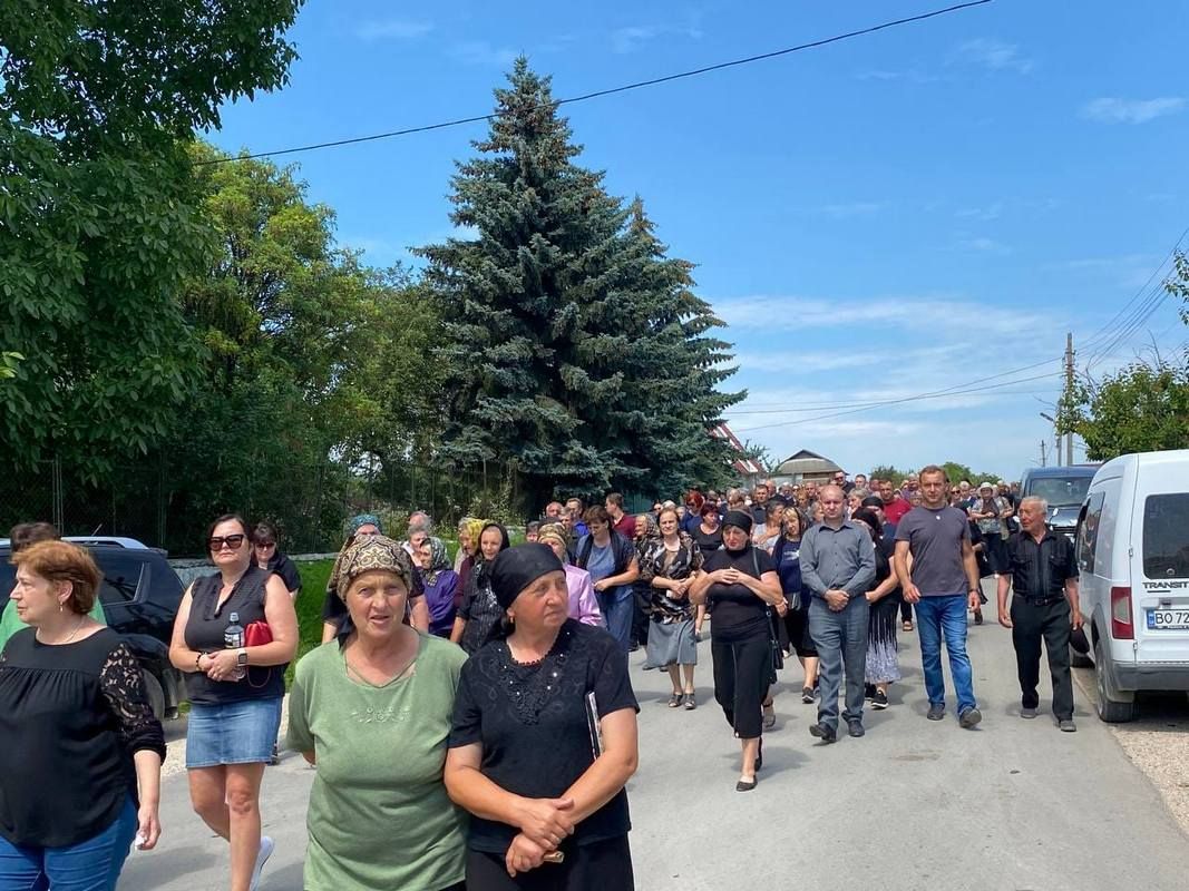 У Городенці попрощалися з Героєм Віталієм Сливкою 3