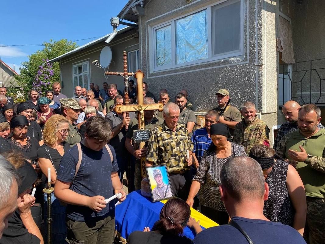 У Городенці попрощалися з Героєм Віталієм Сливкою 4