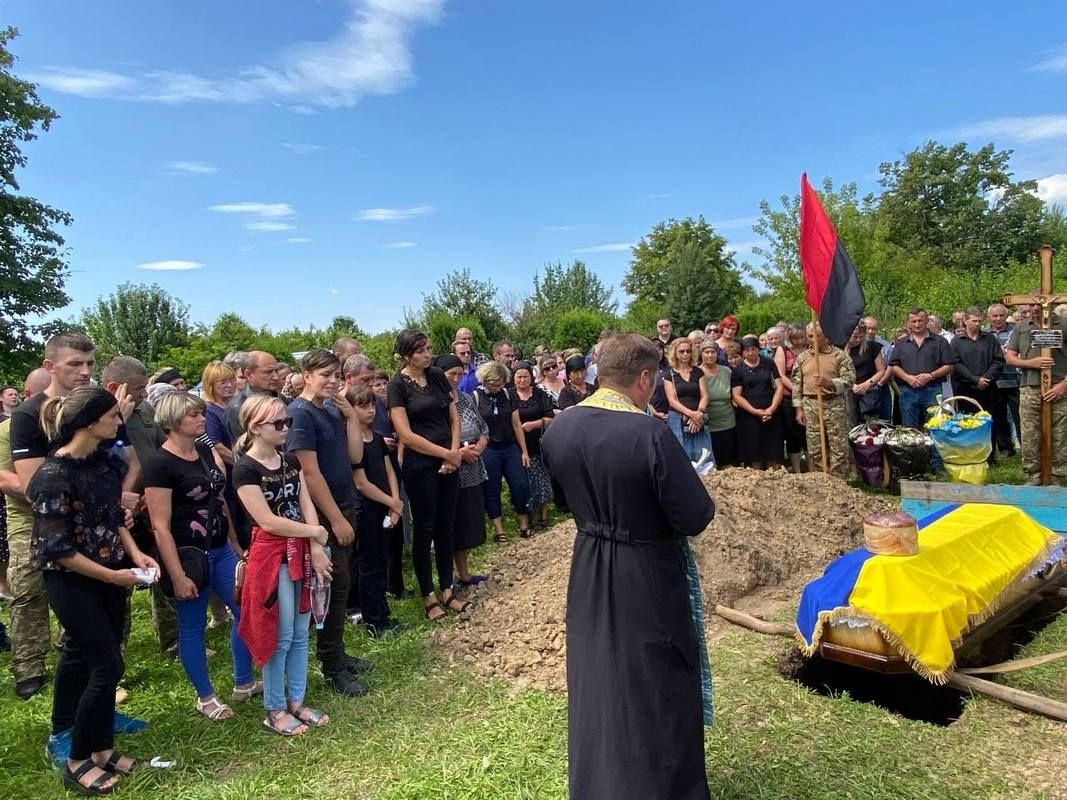 У Городенці попрощалися з Героєм Віталієм Сливкою 7