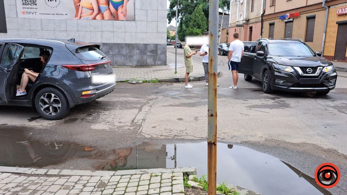 У центрі Коломиї ДТП: рух ускладнено 1