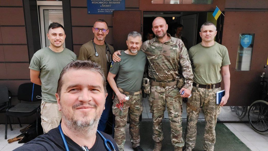 "Рятувати Героїв - це неймовірна честь", — військовий лікар з Коломиї Олег Токарчук 2