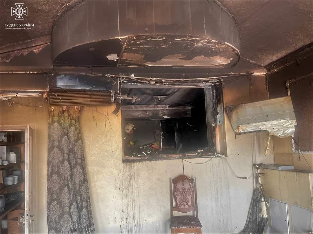 У Косові горів туристичний комплекс, де перебувало 30 людей 1