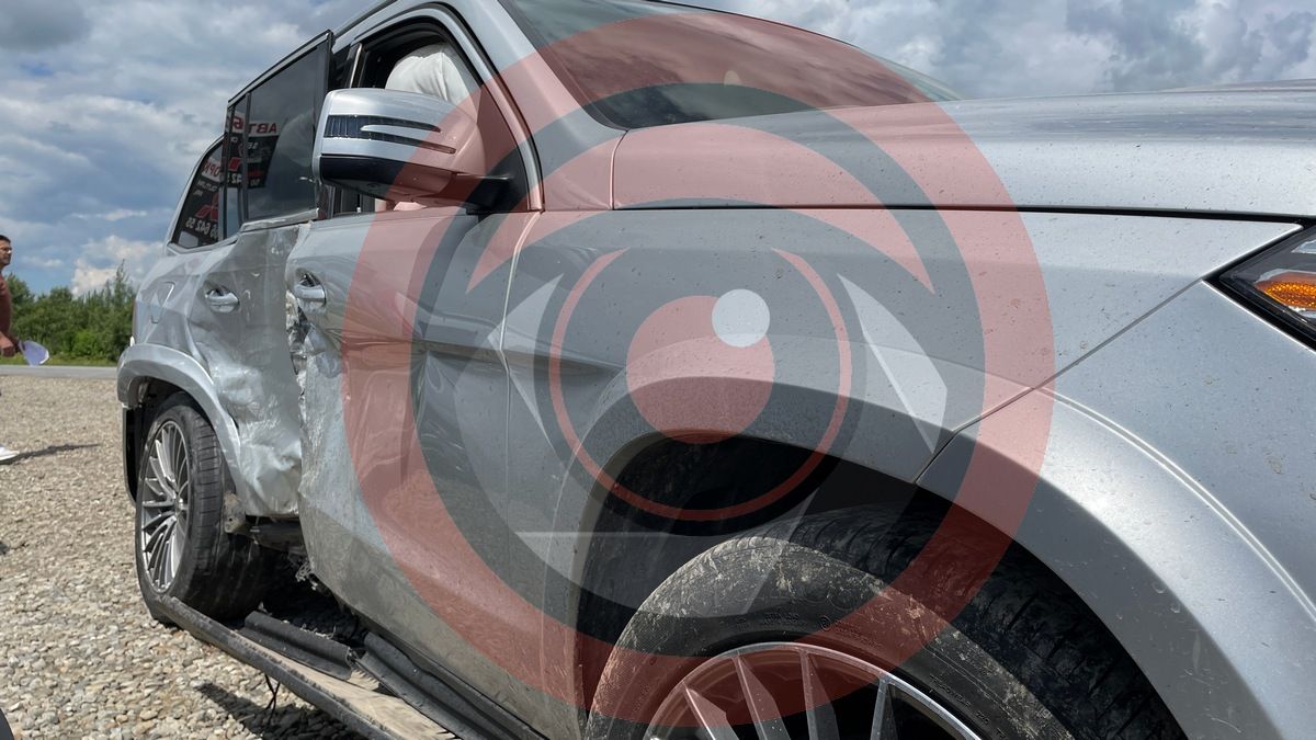 ДТП на об’їзній під Коломиєю: стукнулись "Mercedes" та "SsangYong" 5