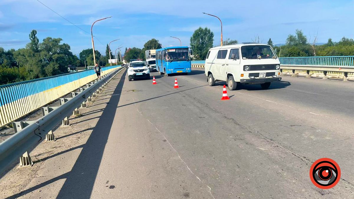 На Вербізькому мосту мотоциклістка збила пішохідку 2