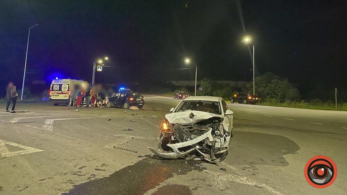 Моторошна ДТП під Коломиєю: обидва водії у лікарні