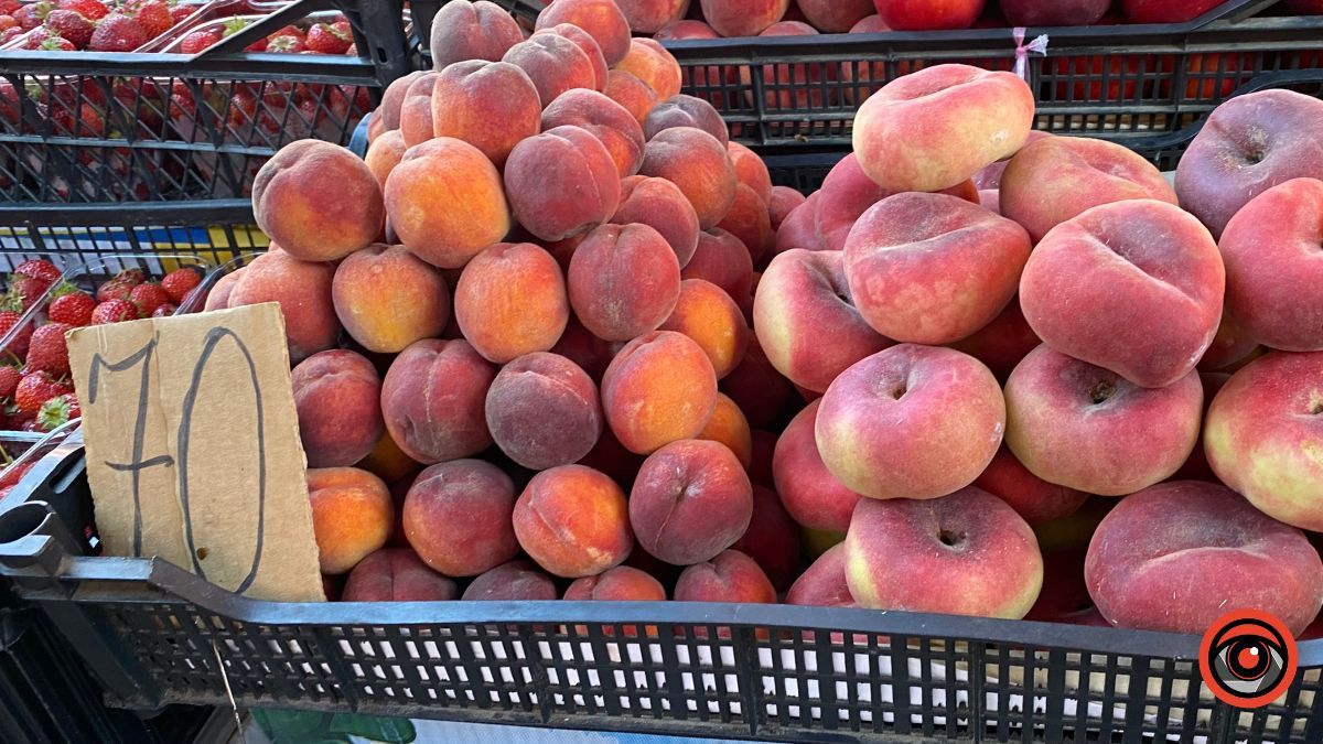 Чи подешевшали персики і абрикоси в Коломиї 2