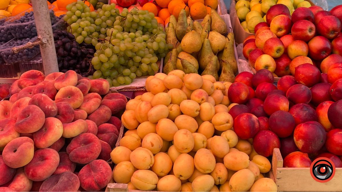 Чи подешевшали персики і абрикоси в Коломиї 3