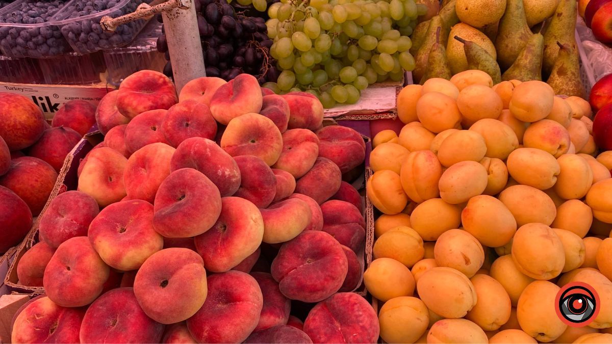 Чи подешевшали персики і абрикоси в Коломиї 4