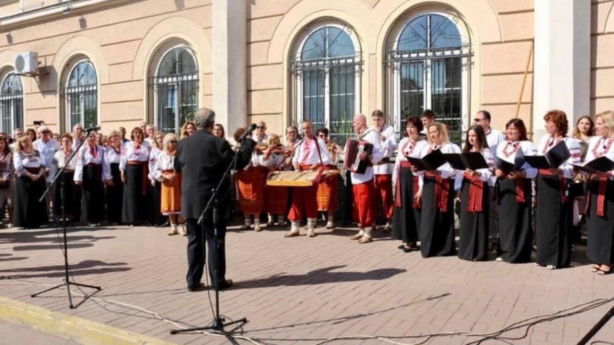 "Все приходить і відходить, пам'ятайте лиш одне, що музика вічна" | Історія життя талановитого музиканта Володимира Кенюка 8