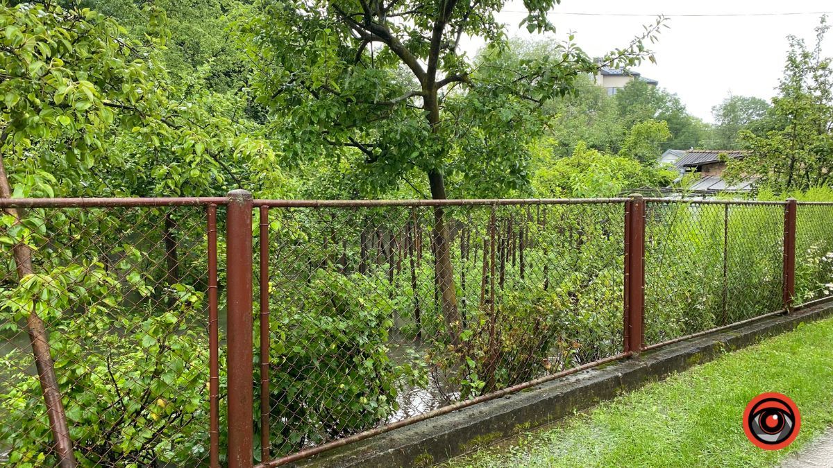 У Коломиї річка Млинівка вийшла з берегів | ВІДЕО 9