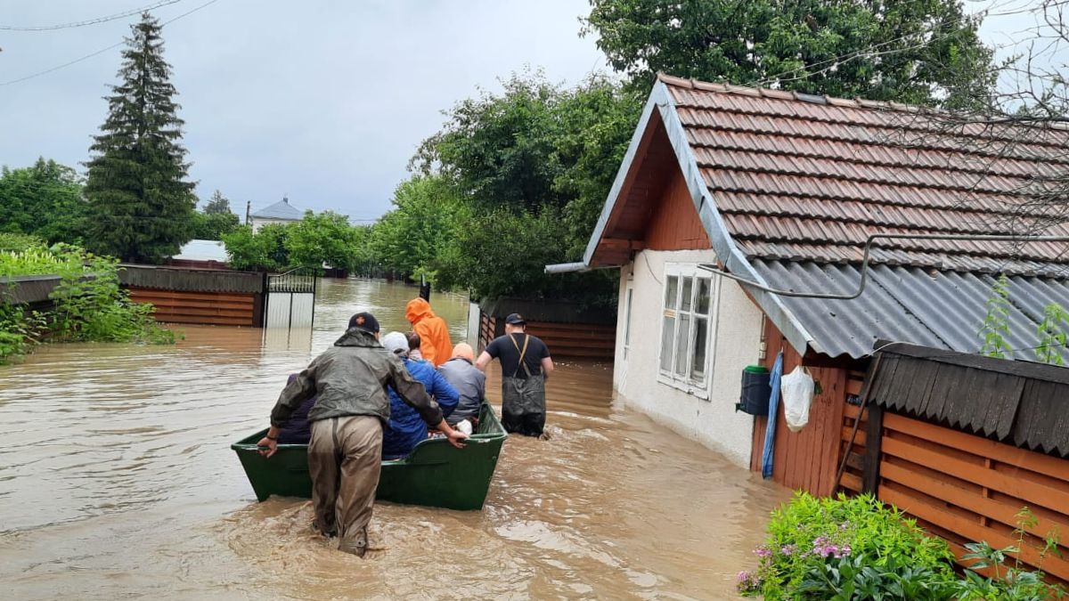 Що наробила негода у Коломиї та районах Прикарпаття 7 липня: підсумки дня 3