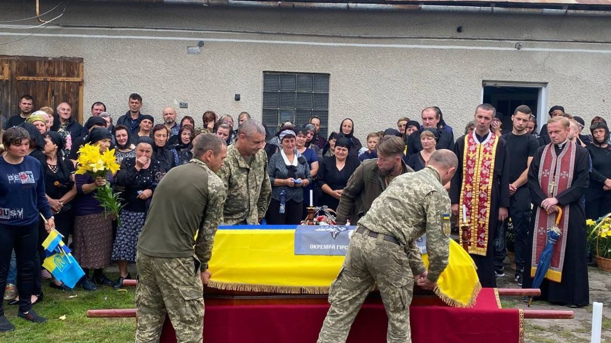 На Городенківщині попрощалися з Героєм Іваном Москаликом 3