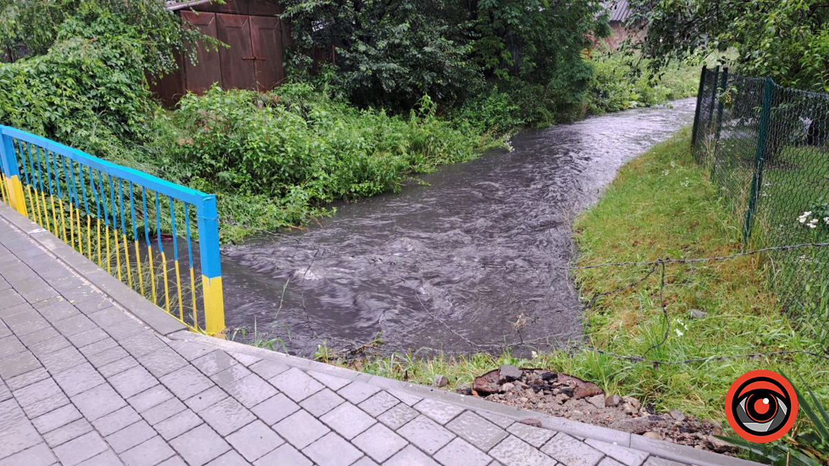 У Коломиї річка Млинівка вийшла з берегів | ВІДЕО 2