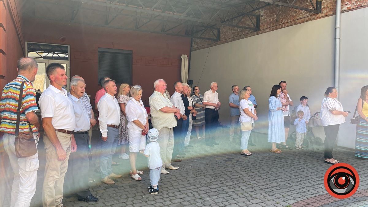 У Коломиї відкрили пам'ятну дошку відомому меценату Михайлу Петріву 3