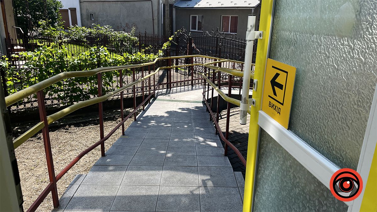 Які умови створені для людей на колісних кріслах в управлінні Пенсійного фонду в Коломиї | ІНКЛЮЗІЯ 5