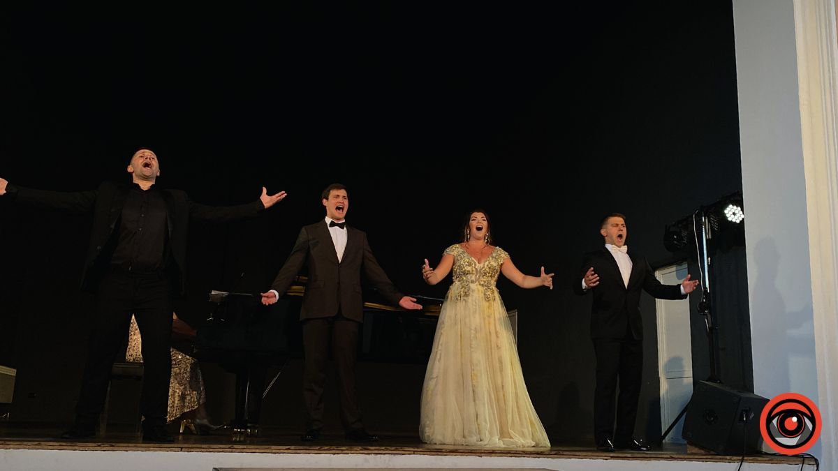 "O sole mio": у Коломийській філармонії звучали оперні голоси 9