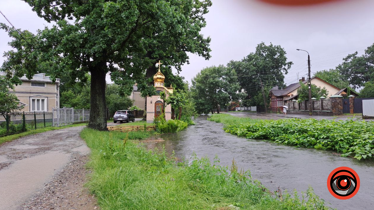 У Коломиї річка Млинівка вийшла з берегів | ВІДЕО 7