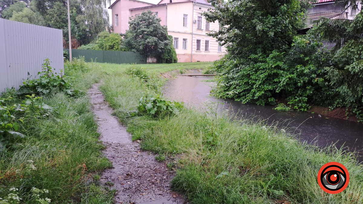 У Коломиї річка Млинівка вийшла з берегів | ВІДЕО 5