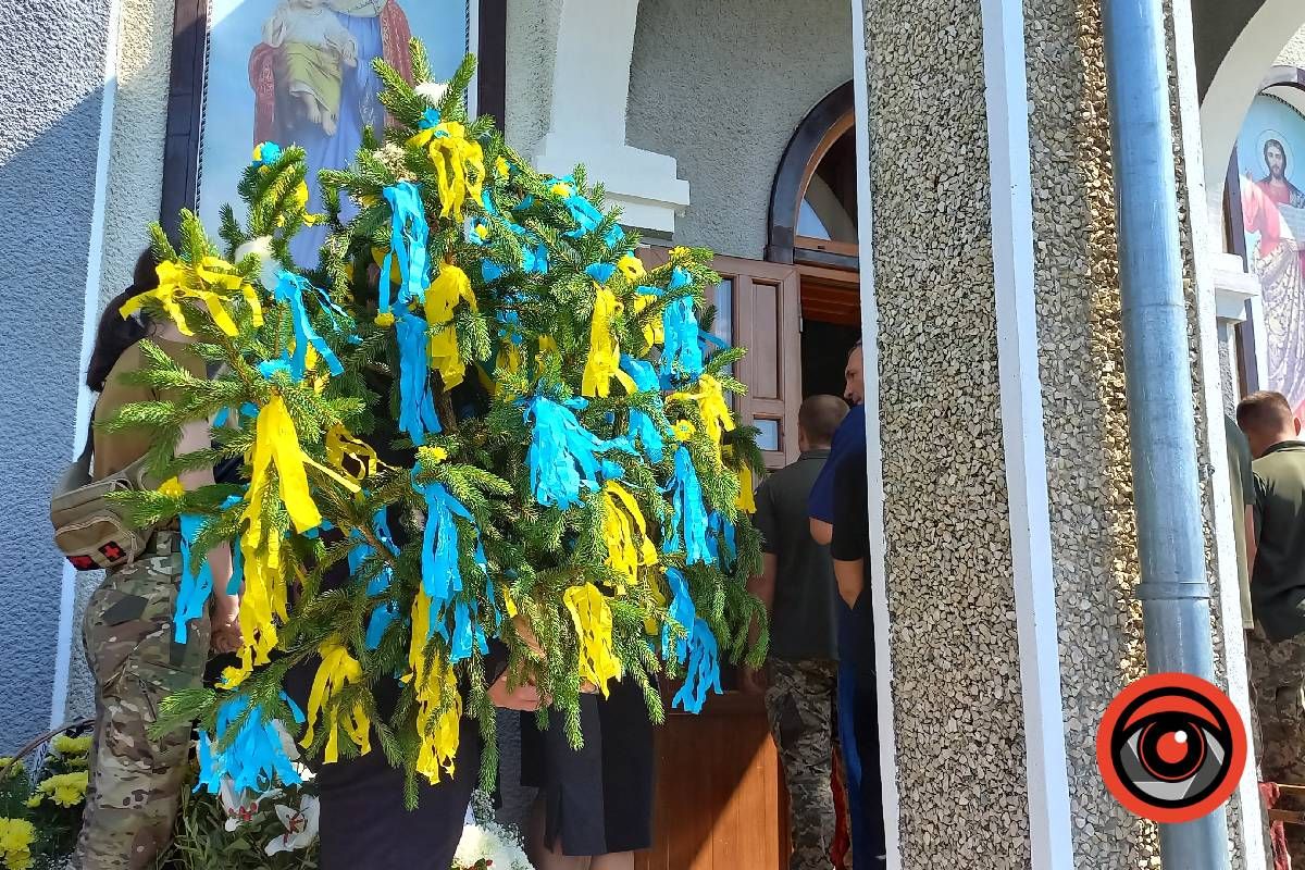 Село Воскресінці попрощалося із загиблим воїном Ростиславом Зяєю 3