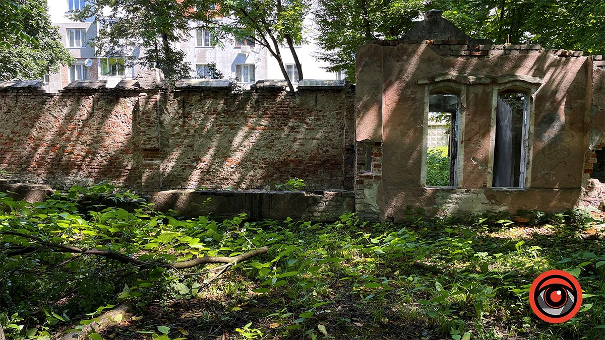 Як після реконструкції виглядатимуть будиночок садівника та оранжерея парку Коломиї 3