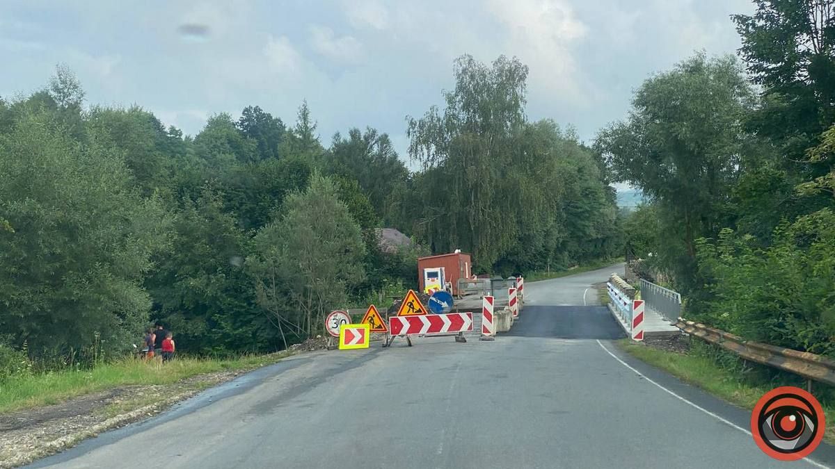 На Косівщині рух через міст ускладнено 2