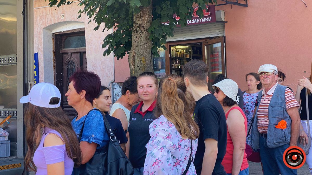 У центрі Коломиї роздавали піцу 2