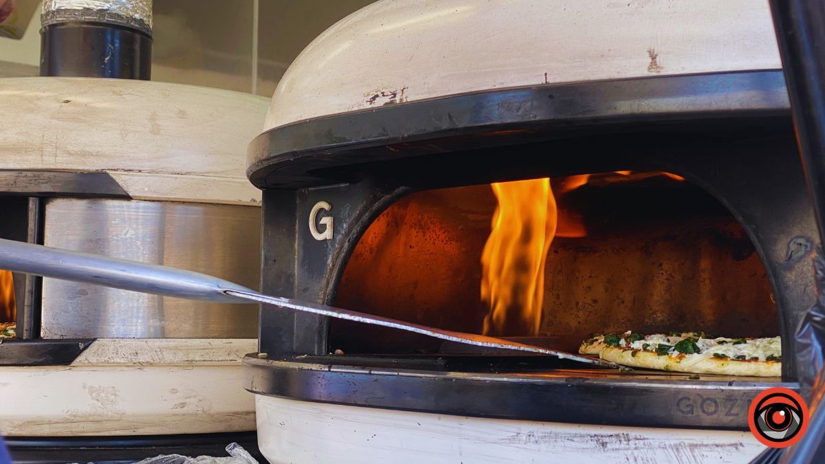 У центрі Коломиї роздавали піцу 5