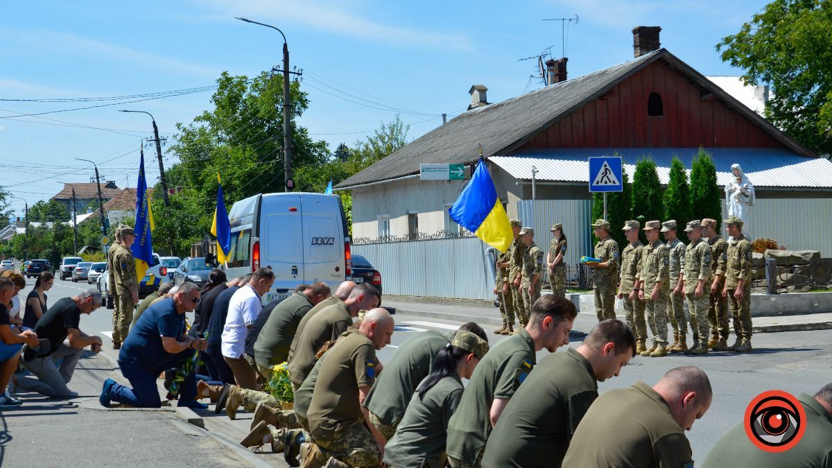Коломия попрощалася з Героєм Дмитром Кіземою 2