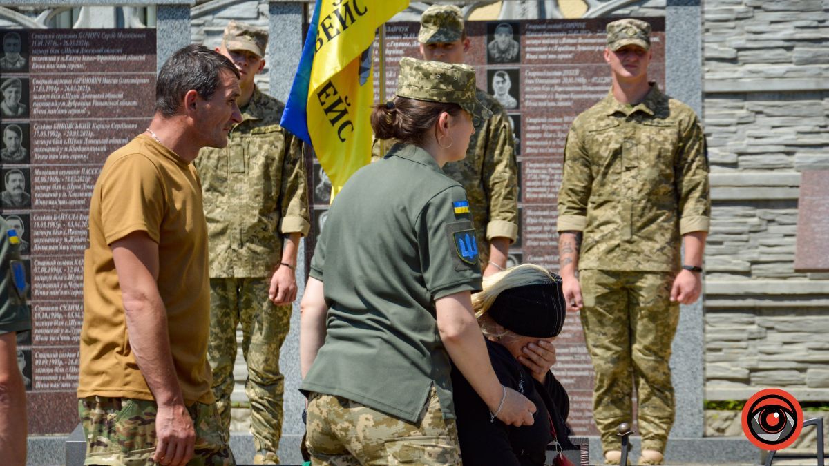 Коломия попрощалася з Героєм Дмитром Кіземою 13