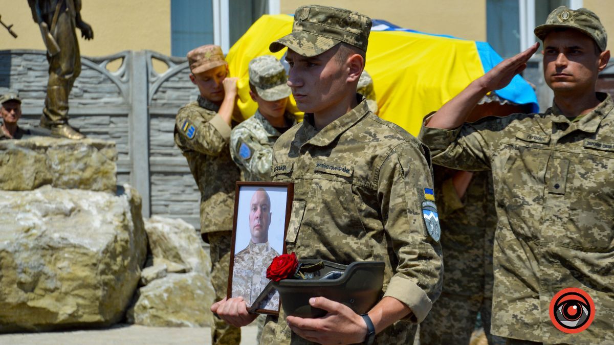 Коломия попрощалася з Героєм Дмитром Кіземою 19