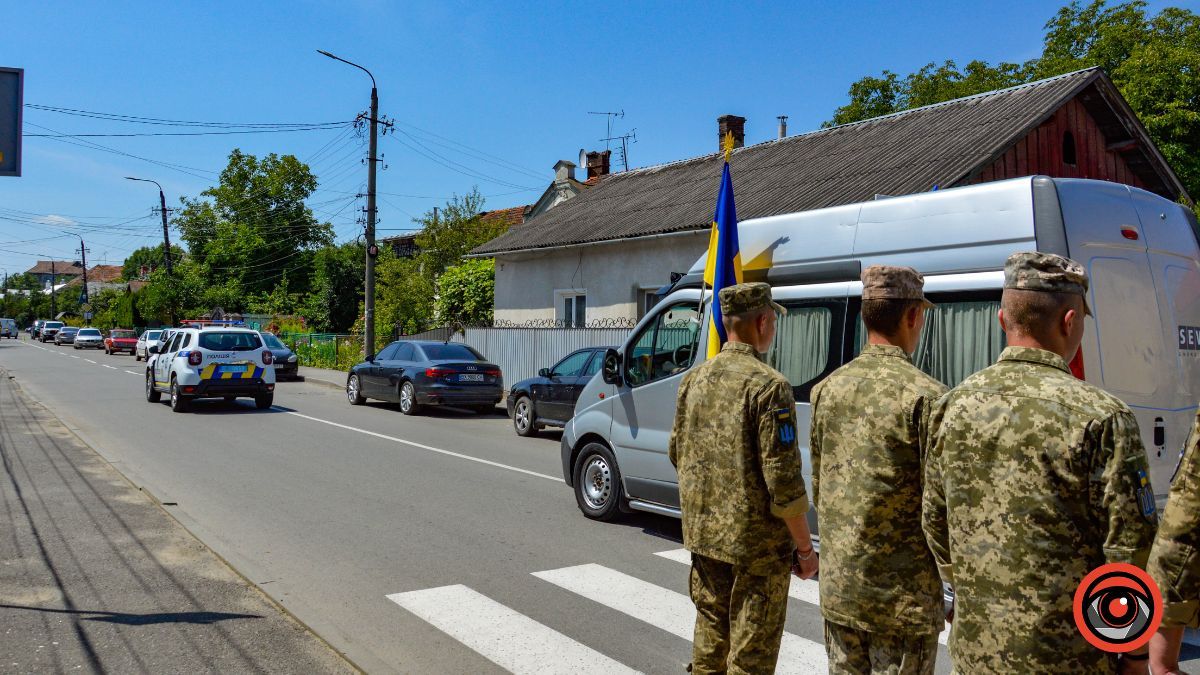 Коломия попрощалася з Героєм Дмитром Кіземою 22