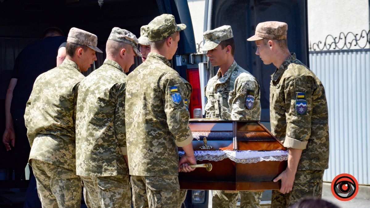 Коломия попрощалася з Героєм Дмитром Кіземою 4