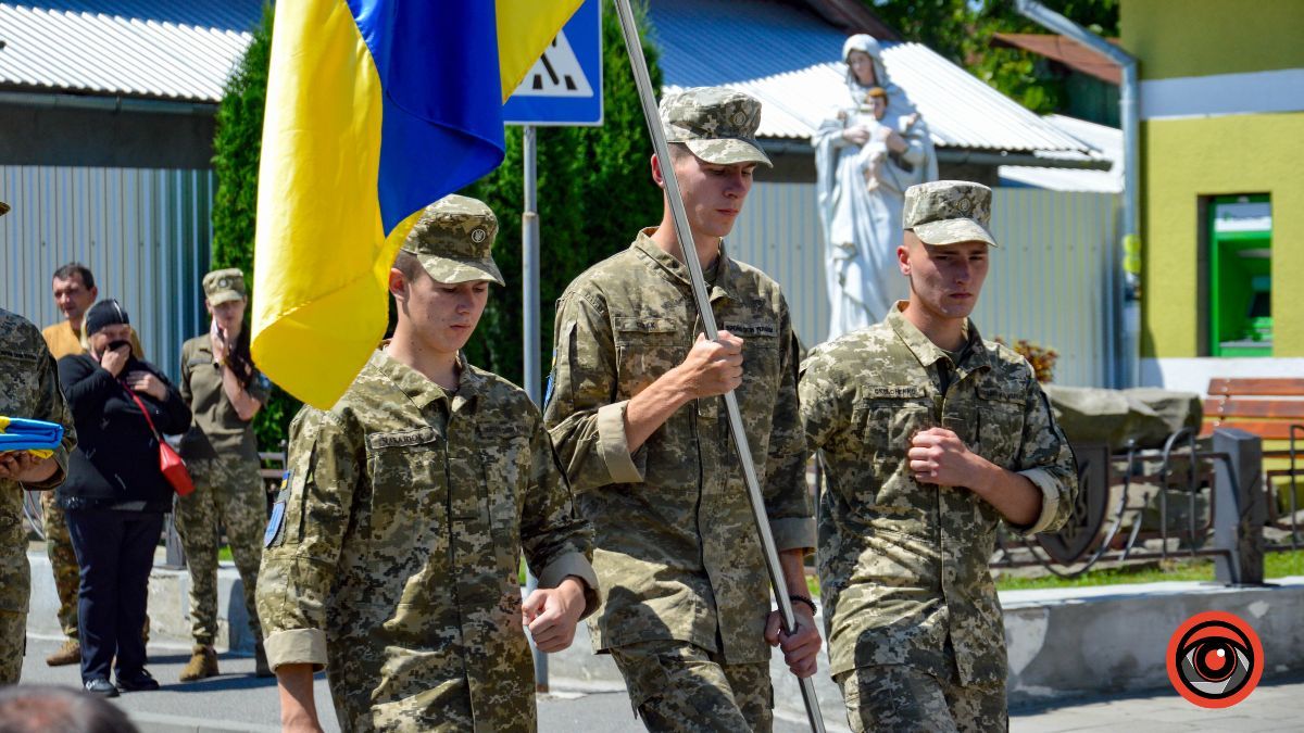 Коломия попрощалася з Героєм Дмитром Кіземою 5