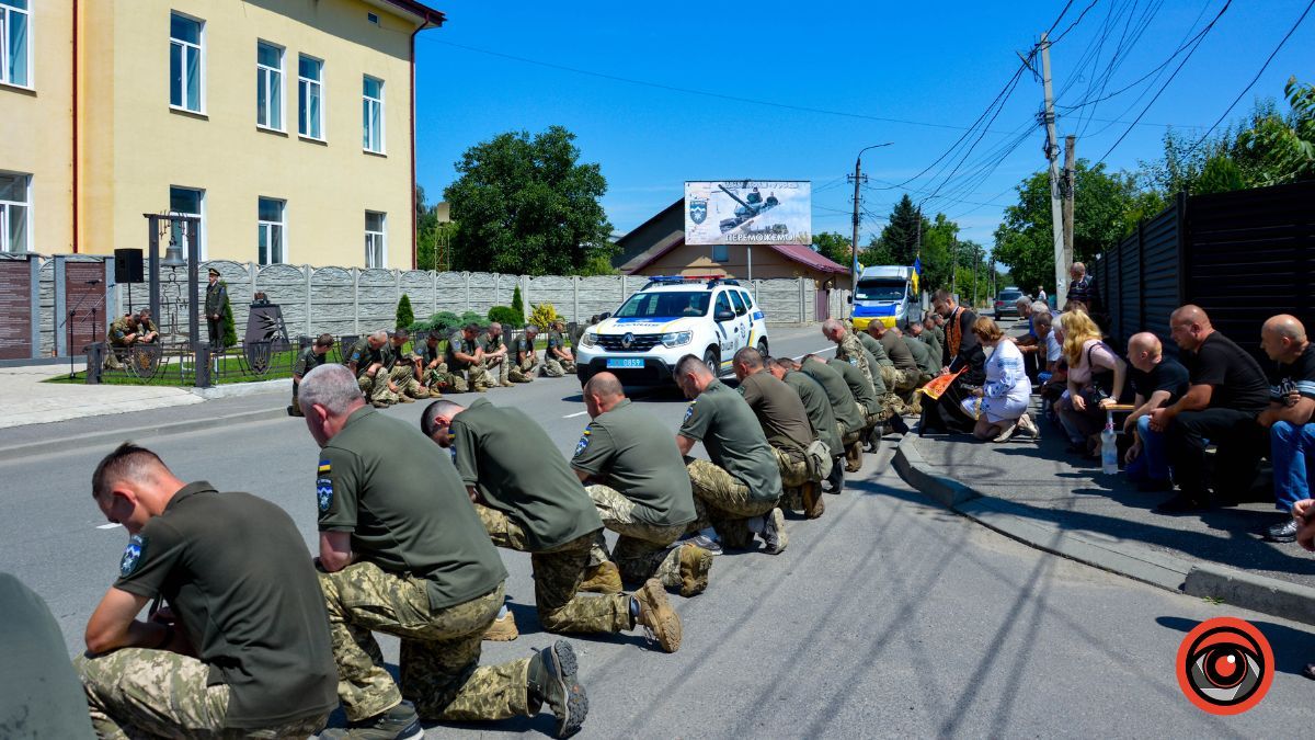 Коломия попрощалася з Героєм Дмитром Кіземою 1