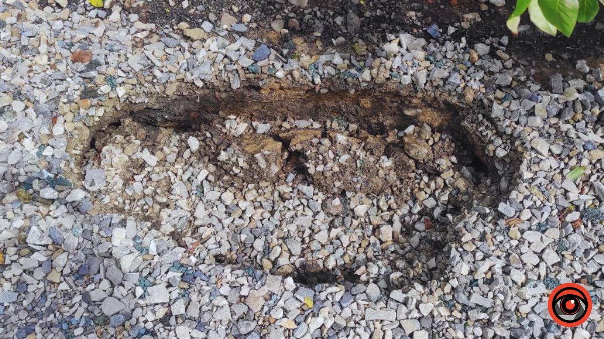 На вулиці Войнаровського в Коломиї защебенили дорогу, але є "але" 4