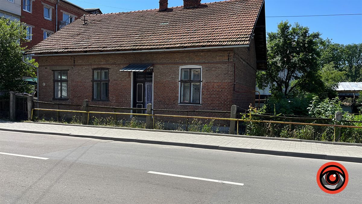 750 метрів вулицею Юрія Шкрумеляка в Коломиї 31