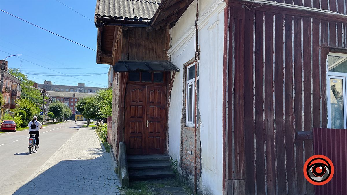 750 метрів вулицею Юрія Шкрумеляка в Коломиї 30