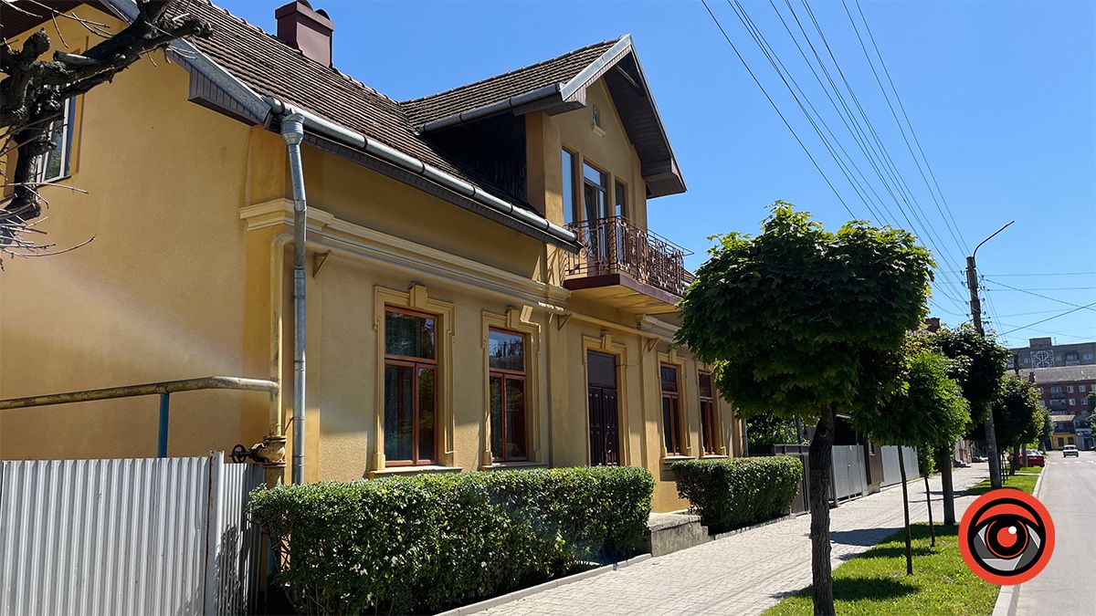 750 метрів вулицею Юрія Шкрумеляка в Коломиї 25