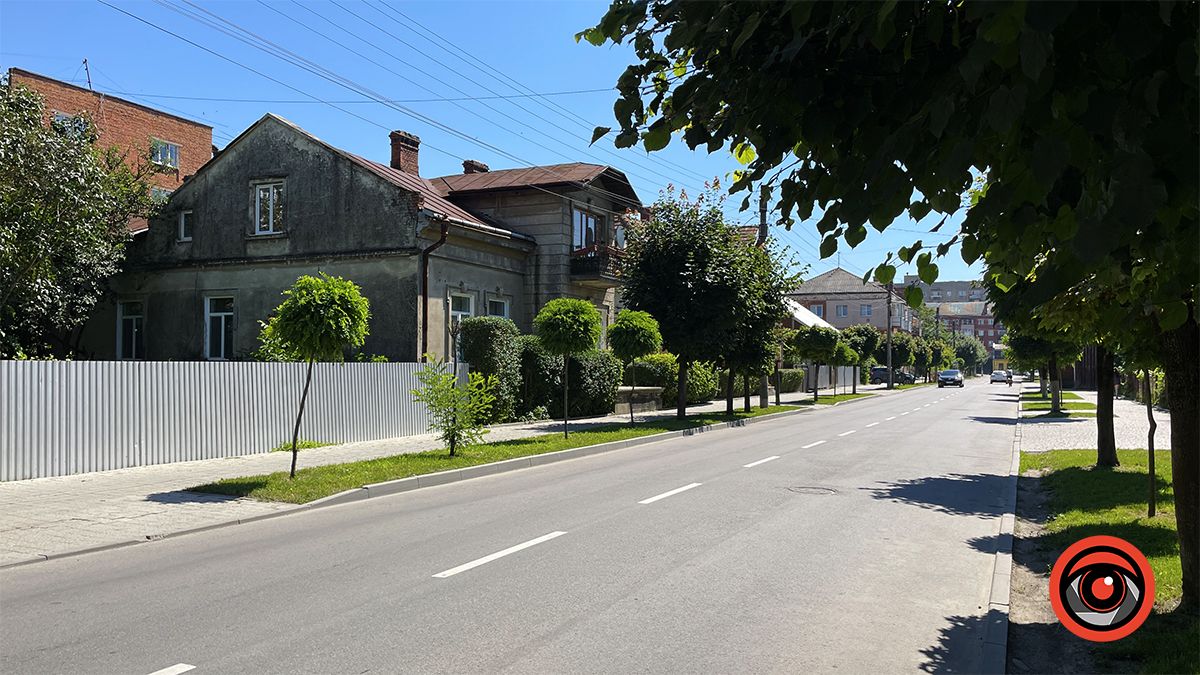 750 метрів вулицею Юрія Шкрумеляка в Коломиї 22